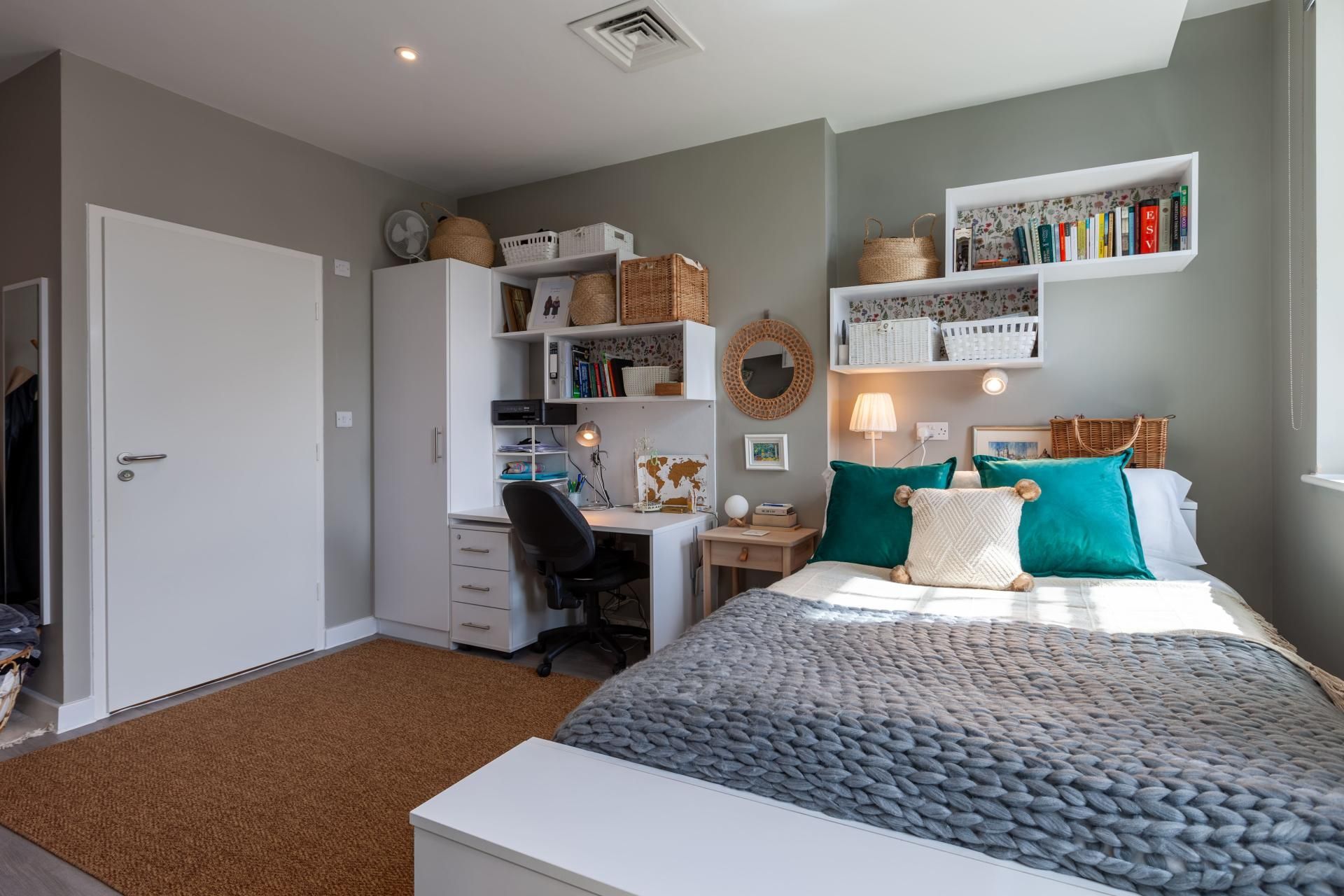 Penthouse Studio